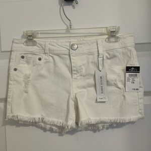 Rue 21 White Mid Rise Shorts Size 7/8 NWT